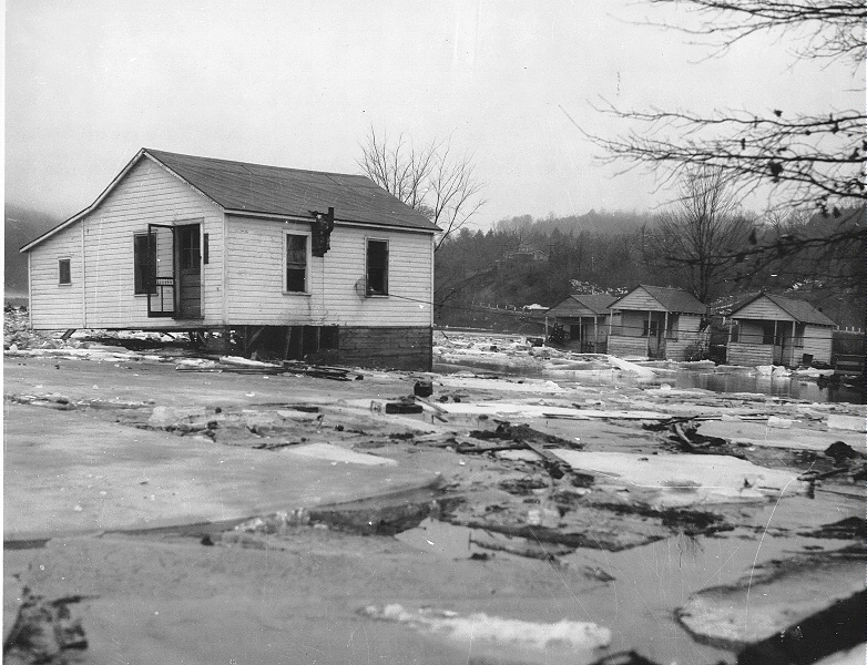 022_LakeZoar-cottages-flood-1936.jpg